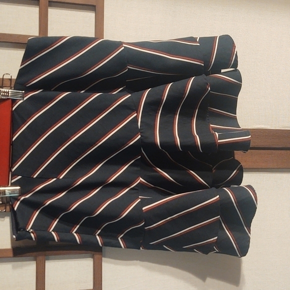 Express Navy, White, and Red Ruffled  Asymmetrical Mini Skirt Sz 12 - Picture 4 of 7